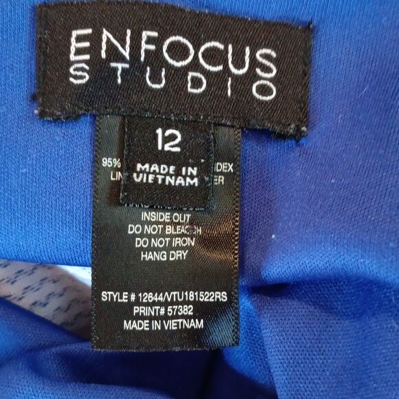 En Focus Studio Floral Textured Dress - Picture 6 of 8